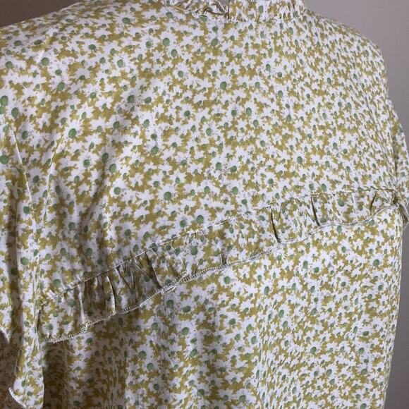 NWT Boutique Cinnie Floral Ruffle Sleeveless Top Sz Large - Picture 3 of 13